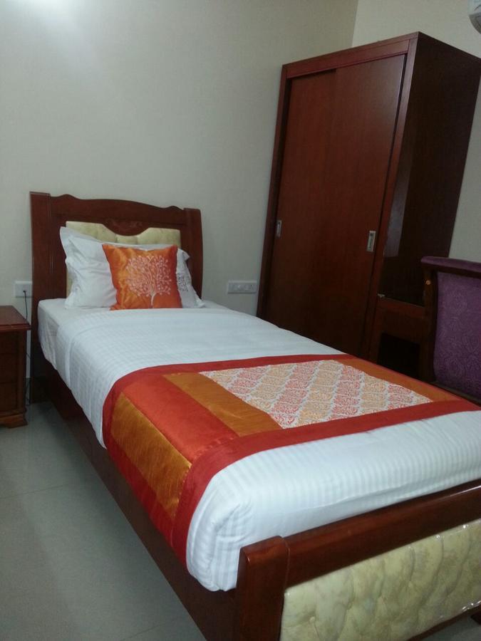 צ'נאי Hotel Shrivalli Residency מראה חיצוני תמונה